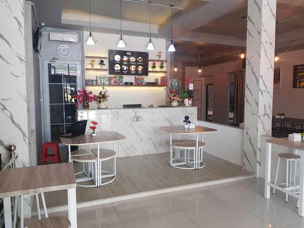 Nasional Hotel Гунунгситоли Екстериор снимка