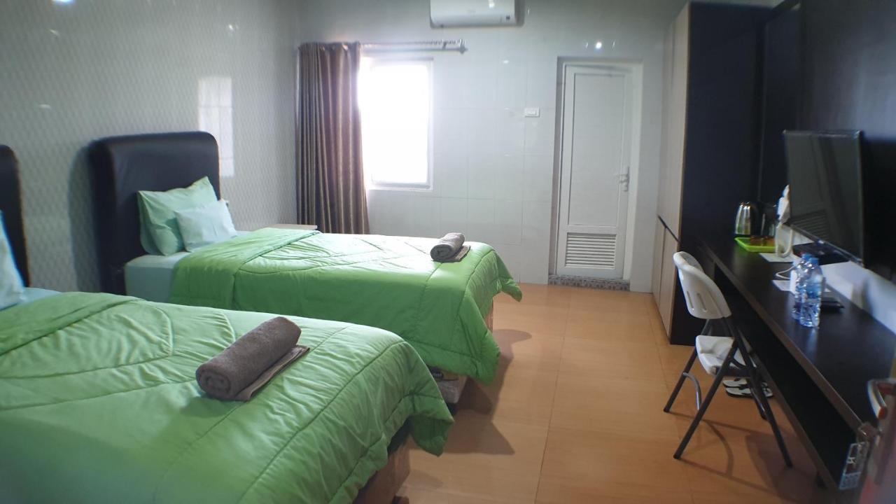 Nasional Hotel Гунунгситоли Екстериор снимка