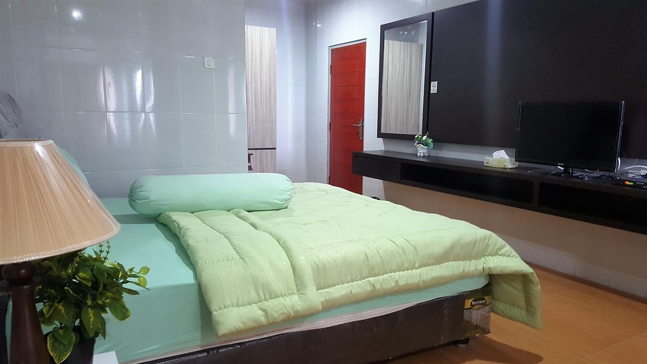Nasional Hotel Гунунгситоли Екстериор снимка