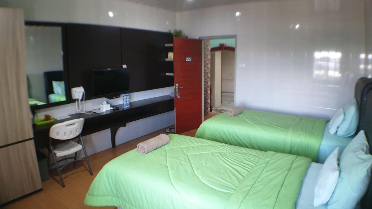 Nasional Hotel Гунунгситоли Екстериор снимка