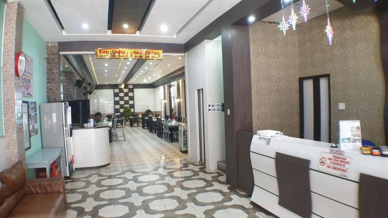 Nasional Hotel Гунунгситоли Екстериор снимка