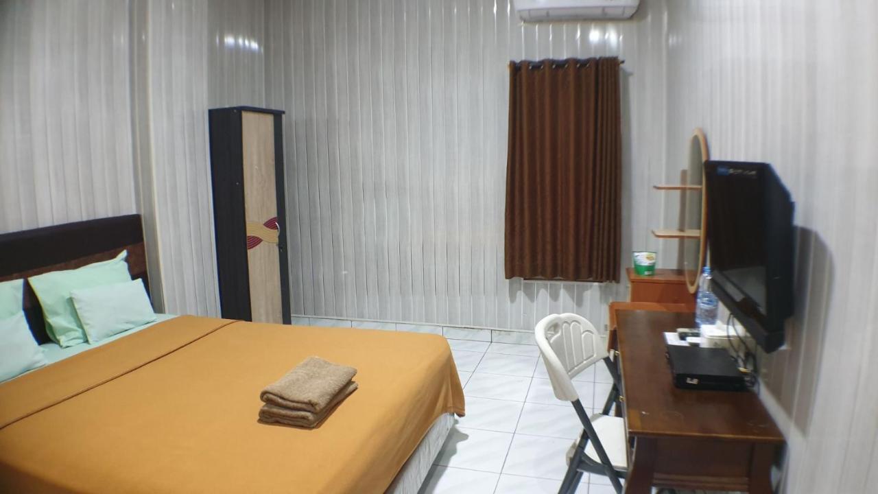 Nasional Hotel Гунунгситоли Екстериор снимка