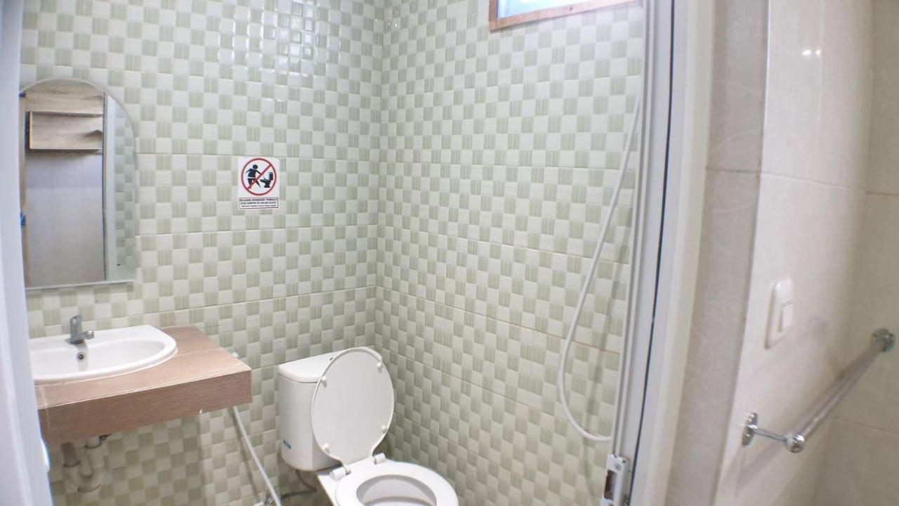 Nasional Hotel Гунунгситоли Екстериор снимка